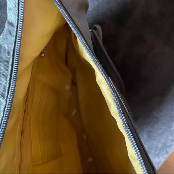 Baggallini Crossbody Bag - Picture 3 of 5